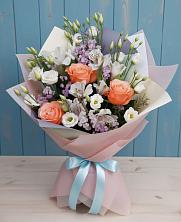 Букет цветов из:  Лизиантусы, Розы, Альстромерии и Гипсофила в Терновской